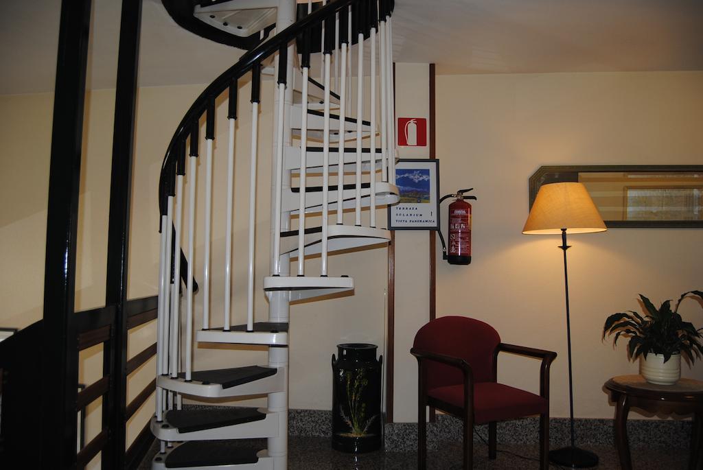 Hostal El Mirador La Lastrilla Oda fotoğraf